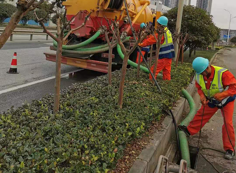 得荣市政管道清淤